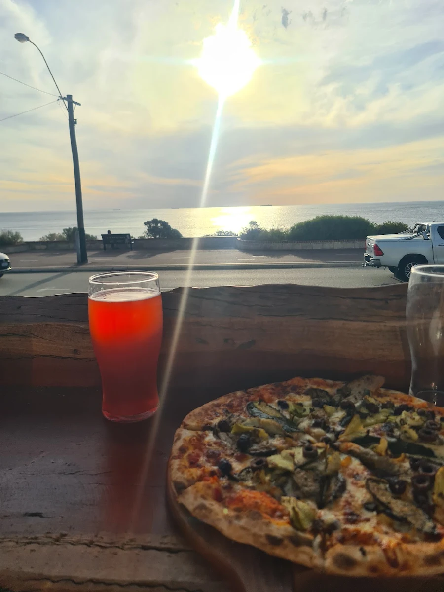 Veggie Pizza, Froth Craft Beach