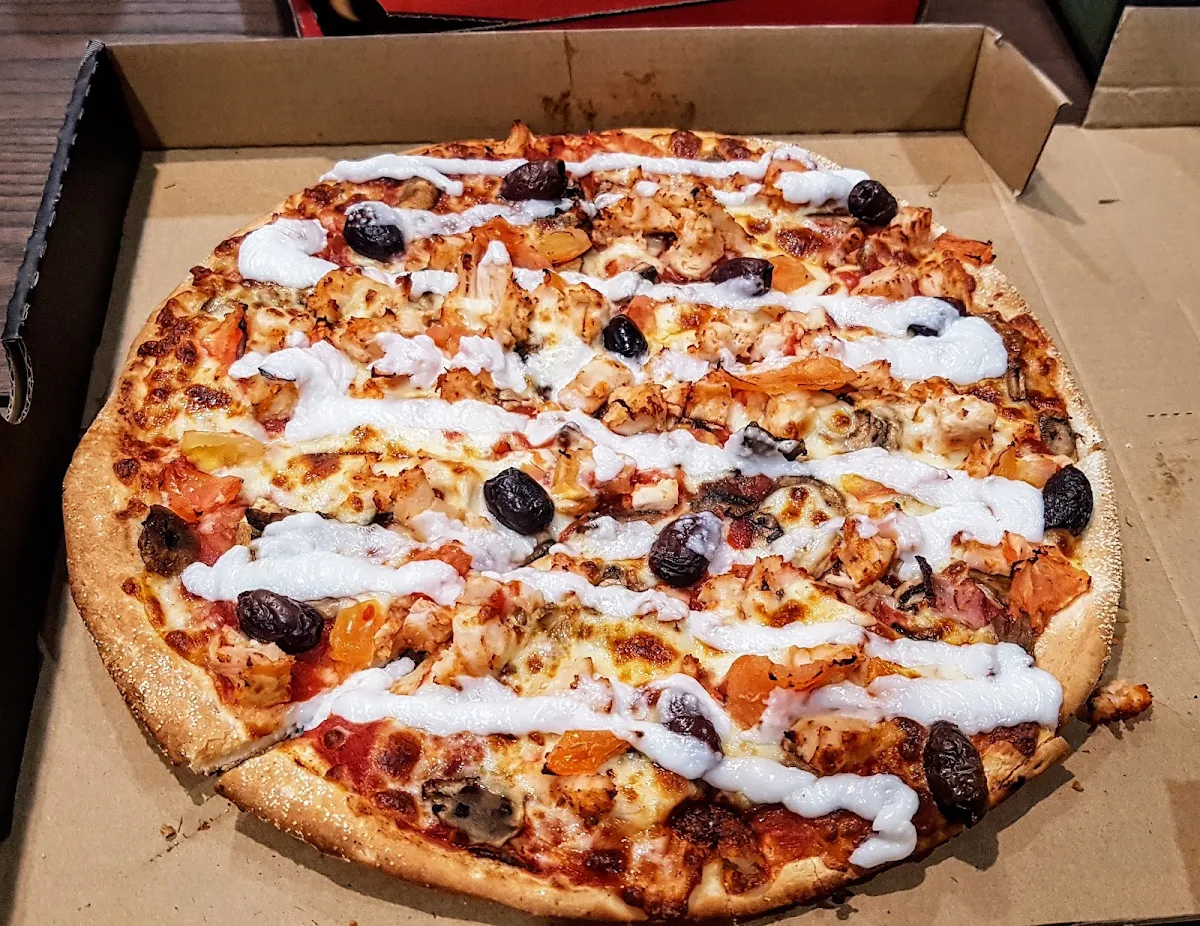 Garlic Chicken Pizza