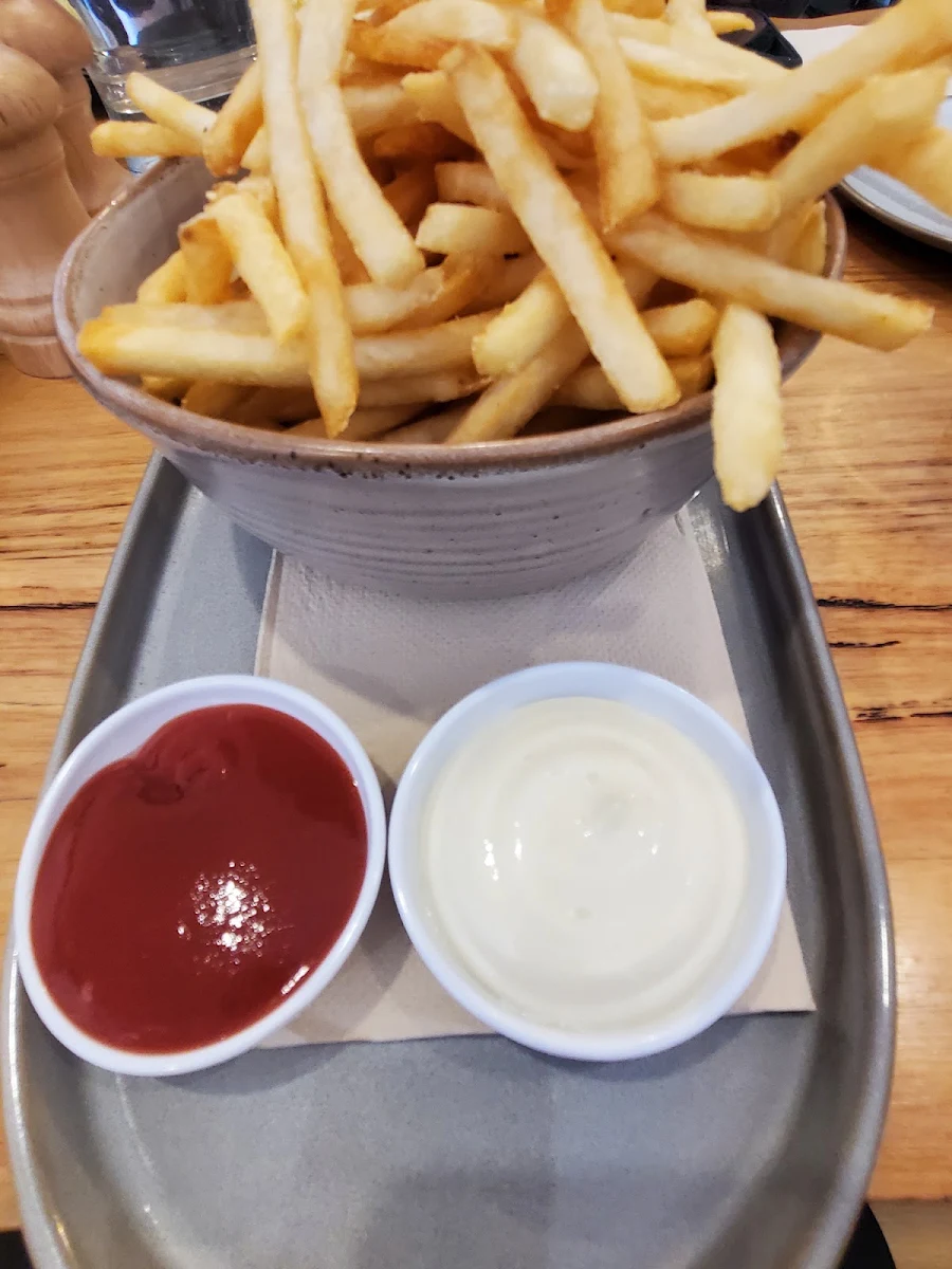 Fries, Third Wheel Highett