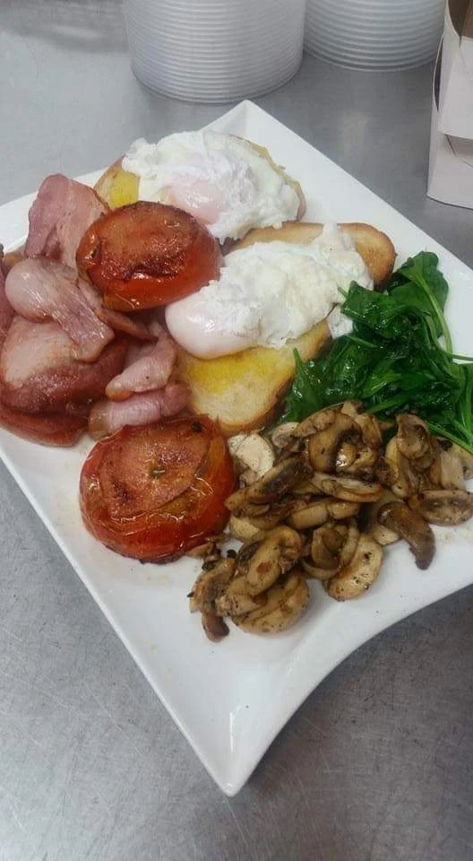 Highlights, Hall Street Cafe