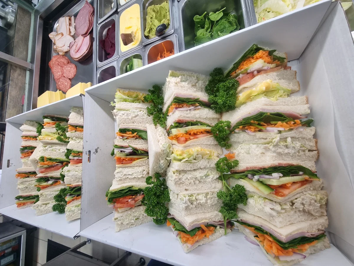 Highlights, Hall Street Cafe
