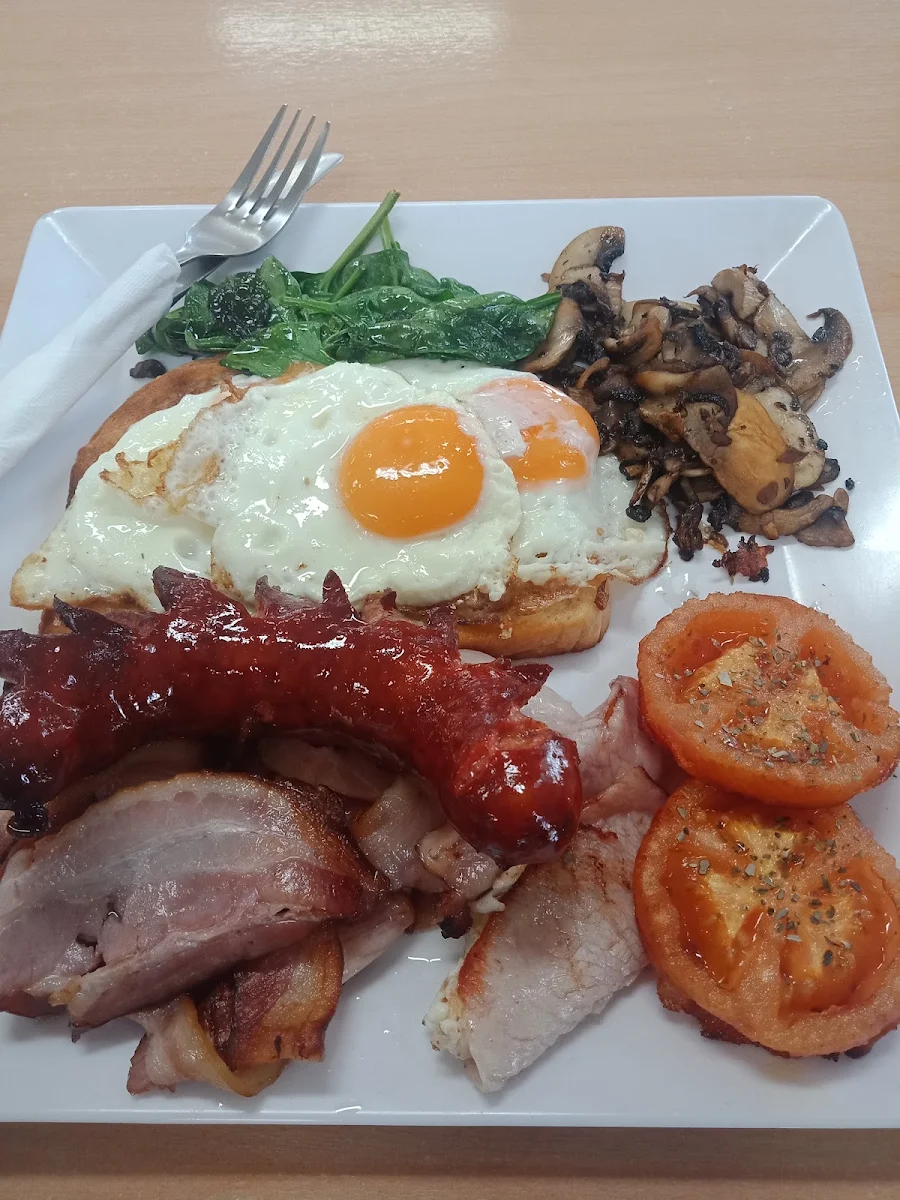 Highlights, Hall Street Cafe