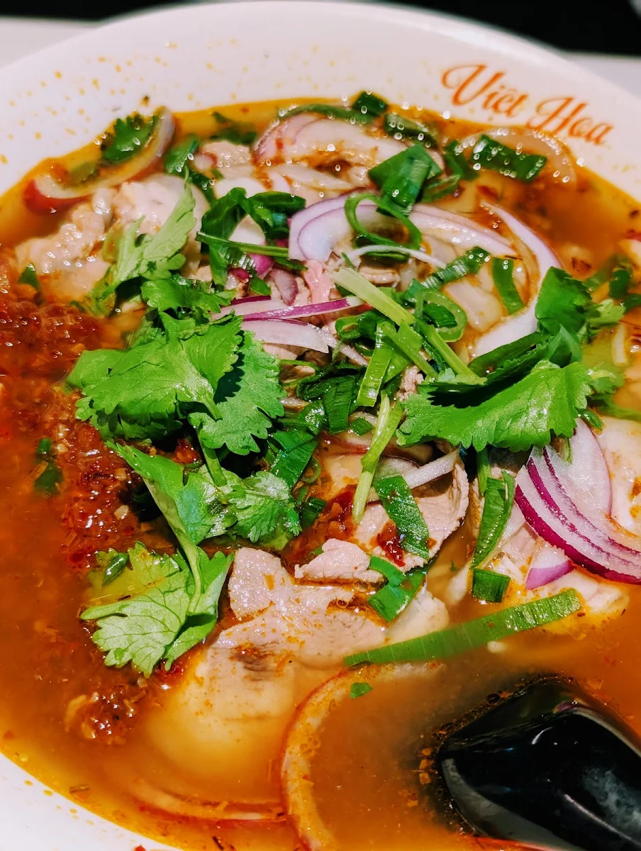 Highlights, Viet Hoa