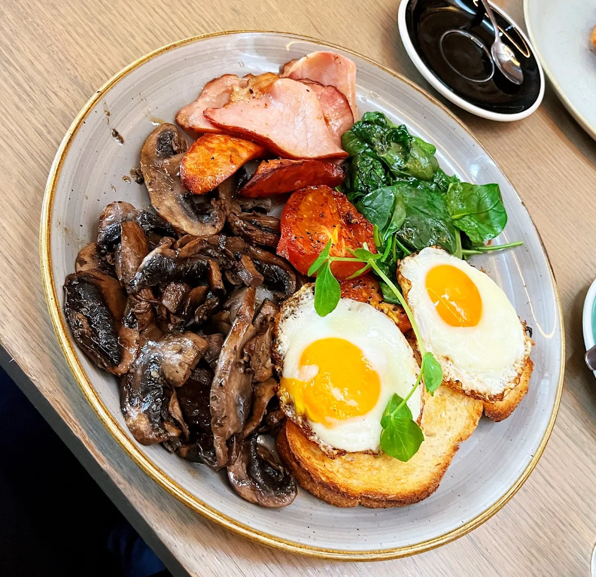 Big Breaky, Mister and Miss