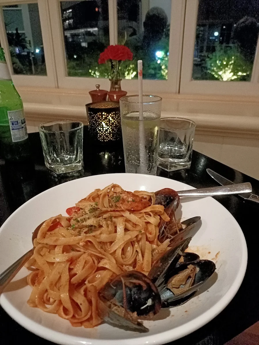 Highlights, Verandah Restaurant & Bar