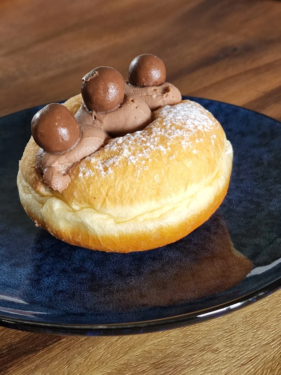 Highlights, Dougie's Donuts Marsden