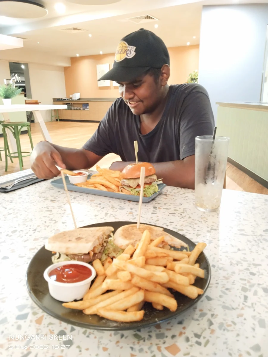 Highlights, Conti Bar & Bistro