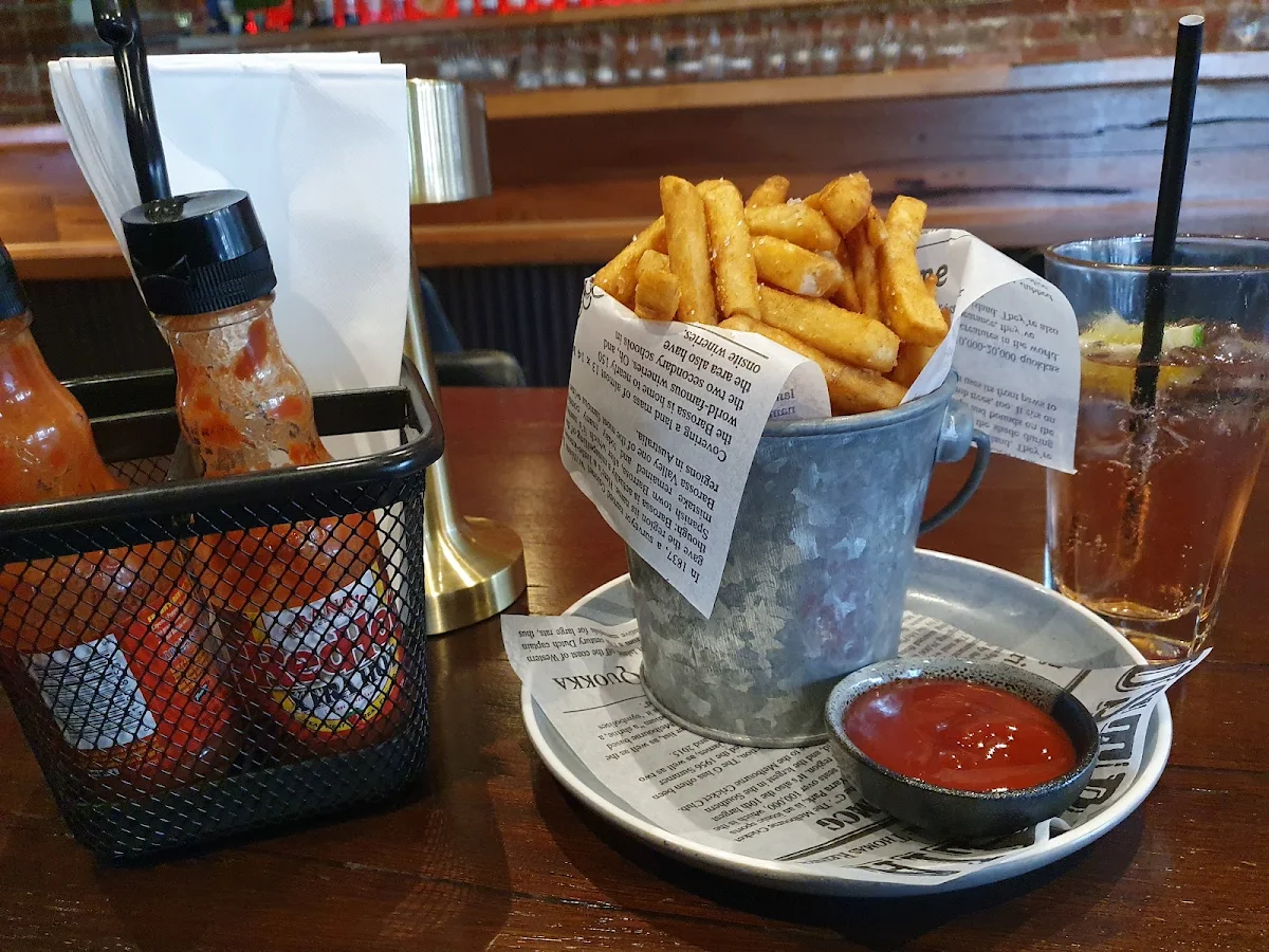 Chips, Craftsman's Corner Bar & Kitchen