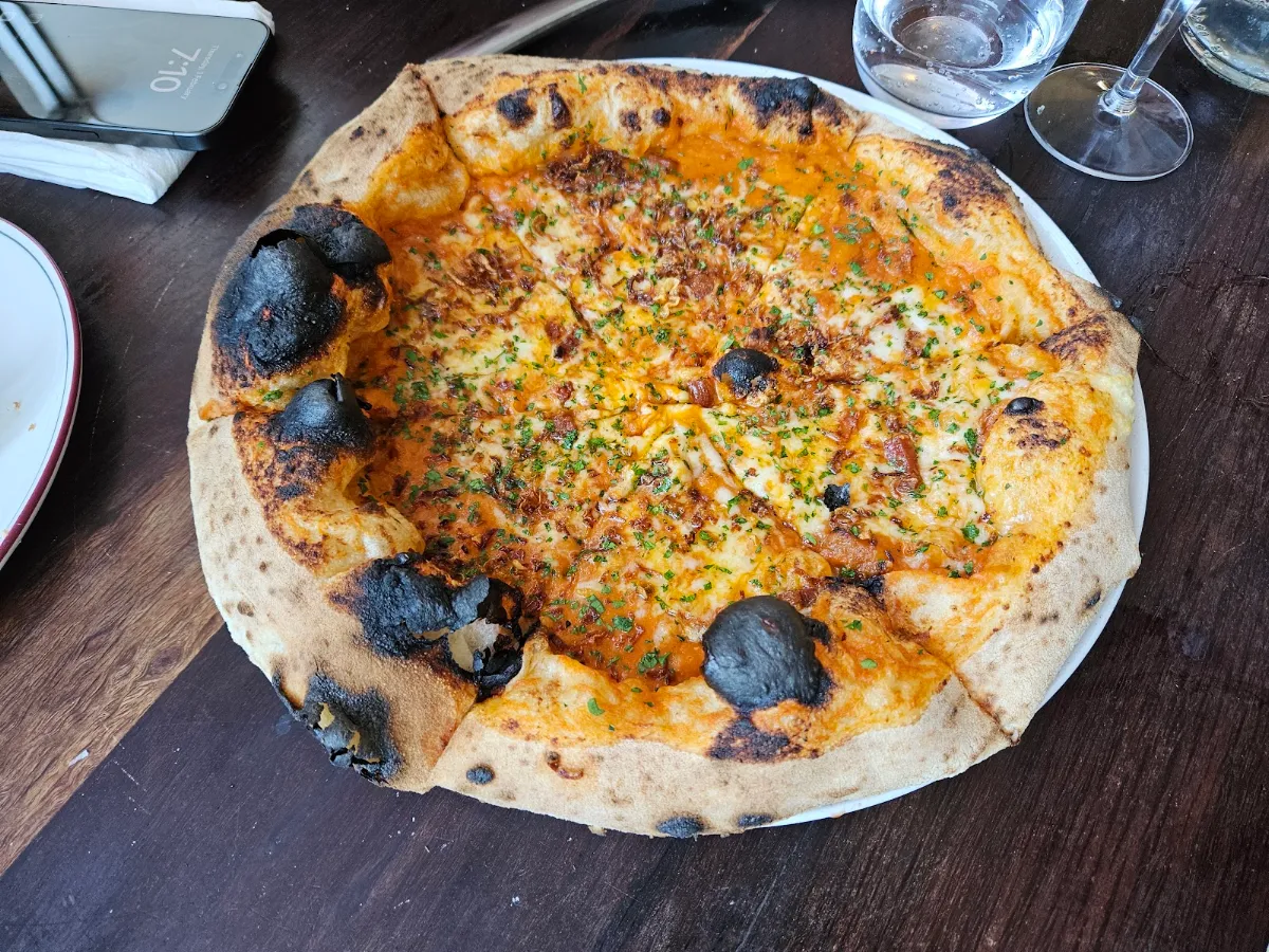 Highlights, Pizzeria Magma