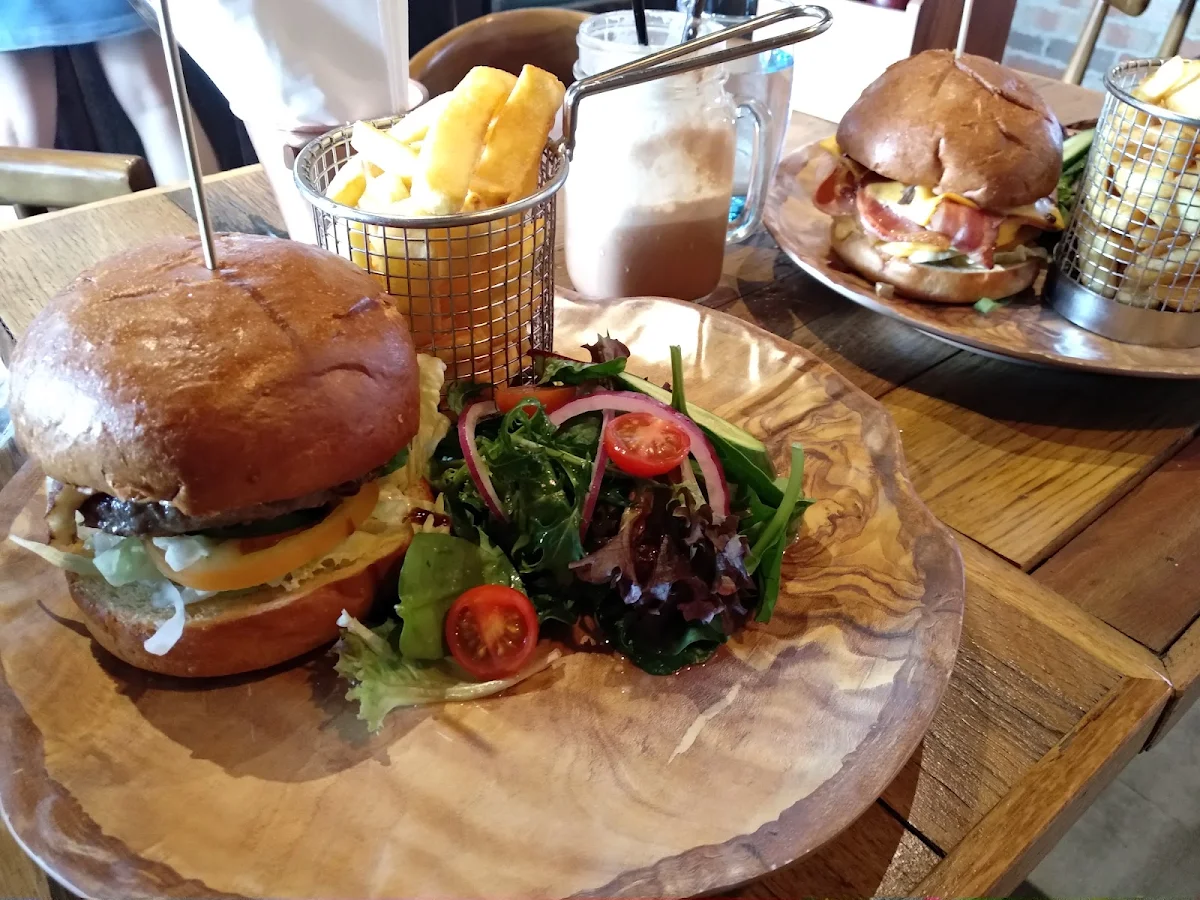 Burger & Beef, Copper Cafe