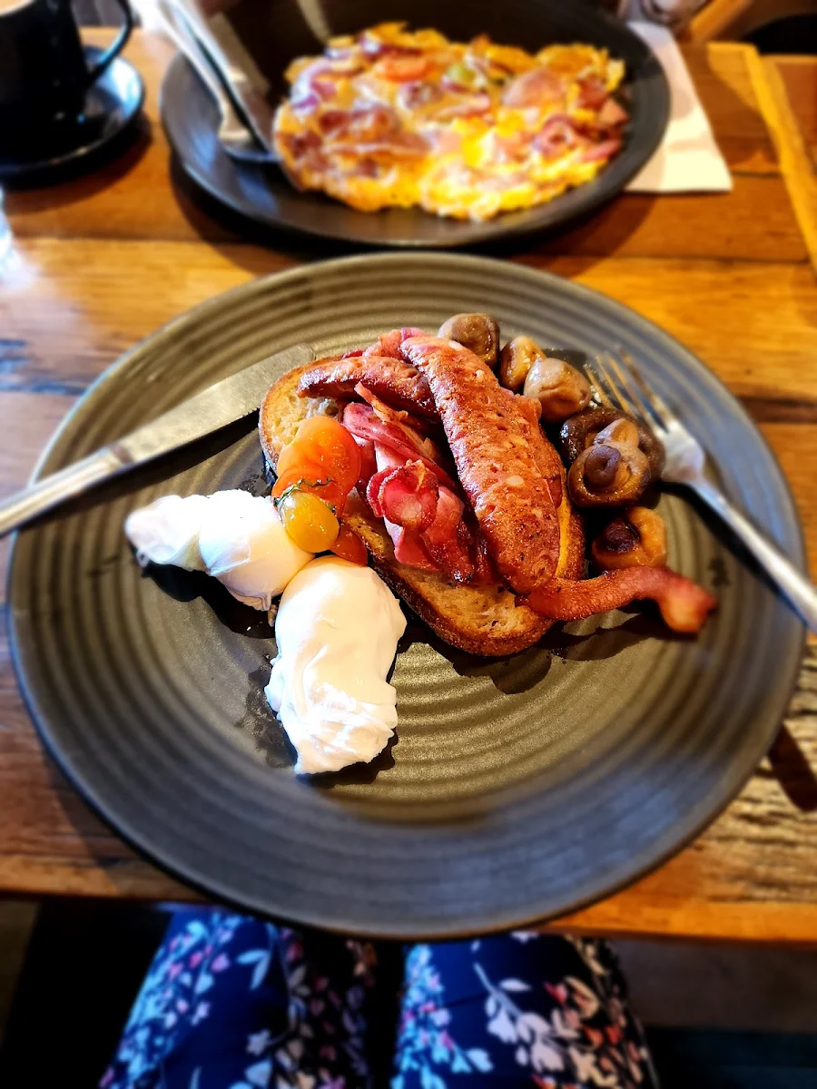 Highlights, Copper Cafe