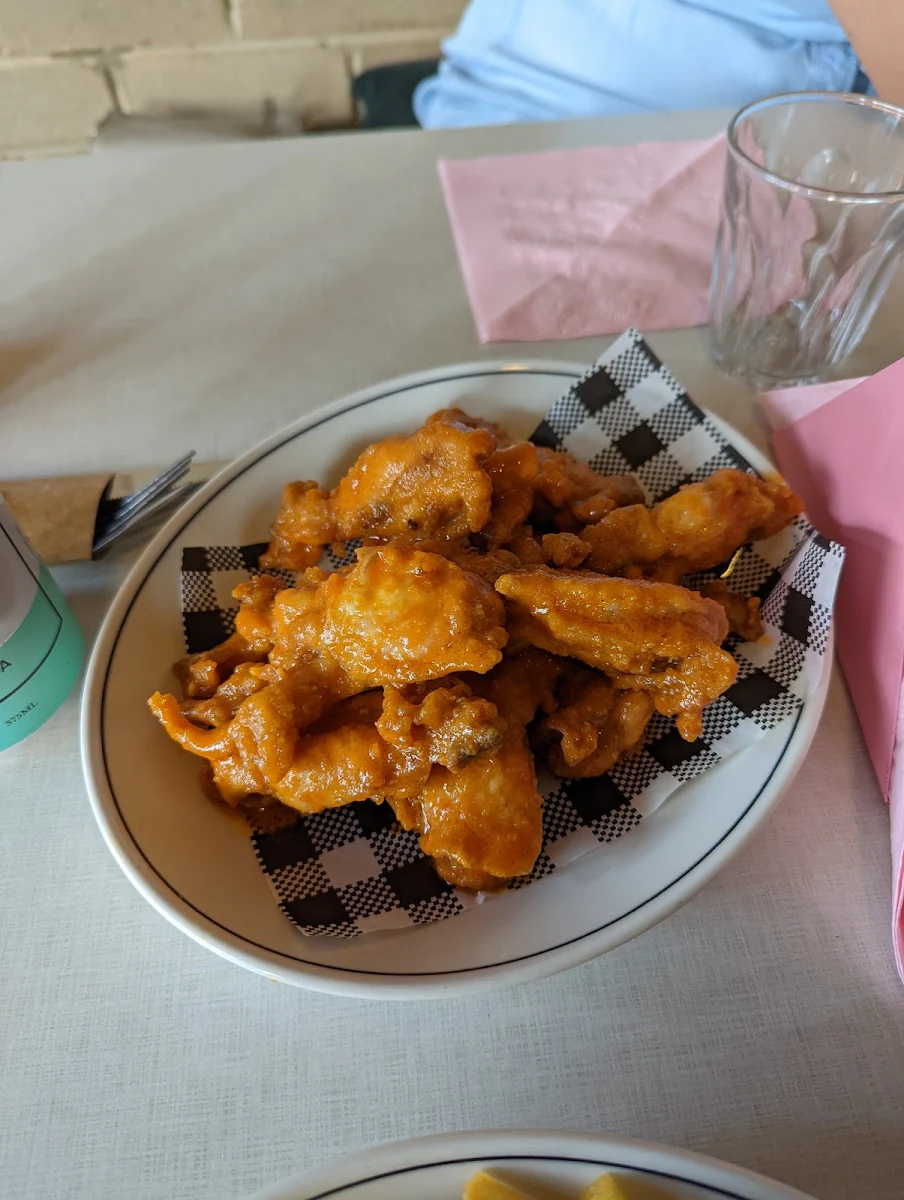 Wings, Juanita Peaches