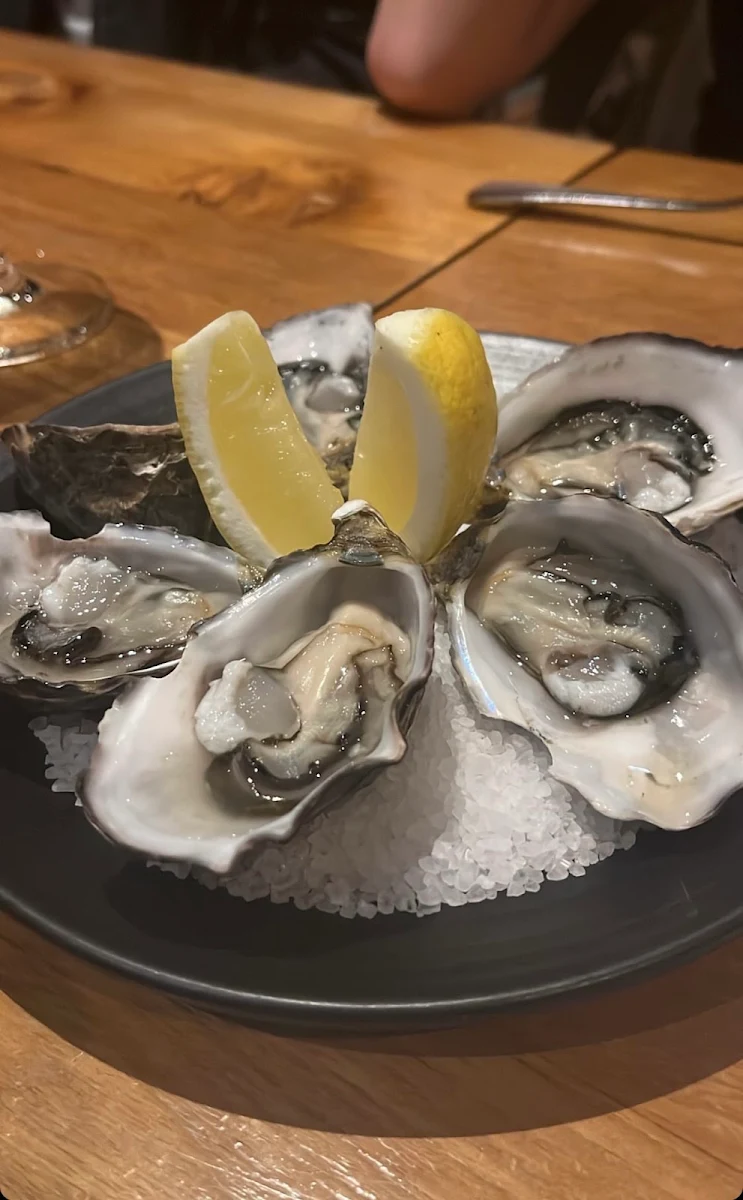 Natural Oysters