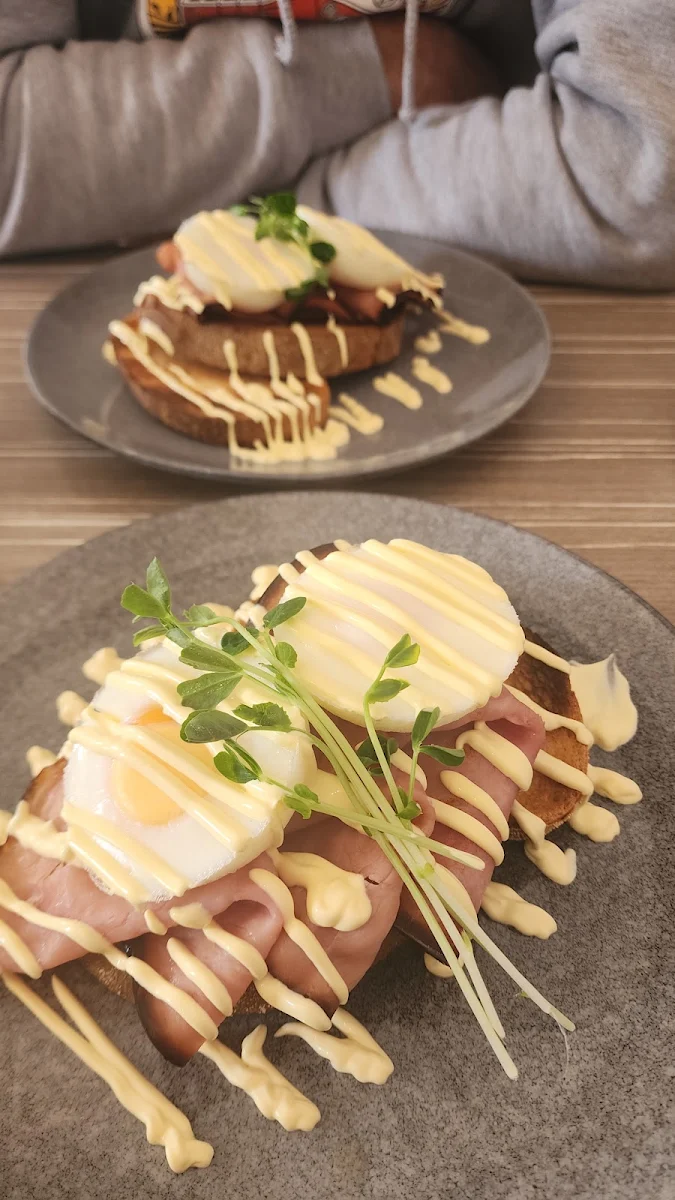 Eggs Benedict, Bliss By The Sea