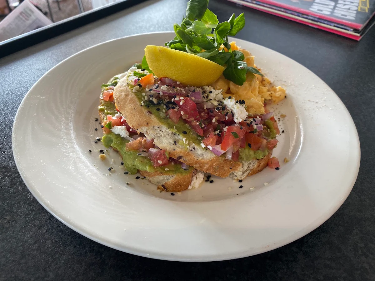 Smashed Avocado, Baaia