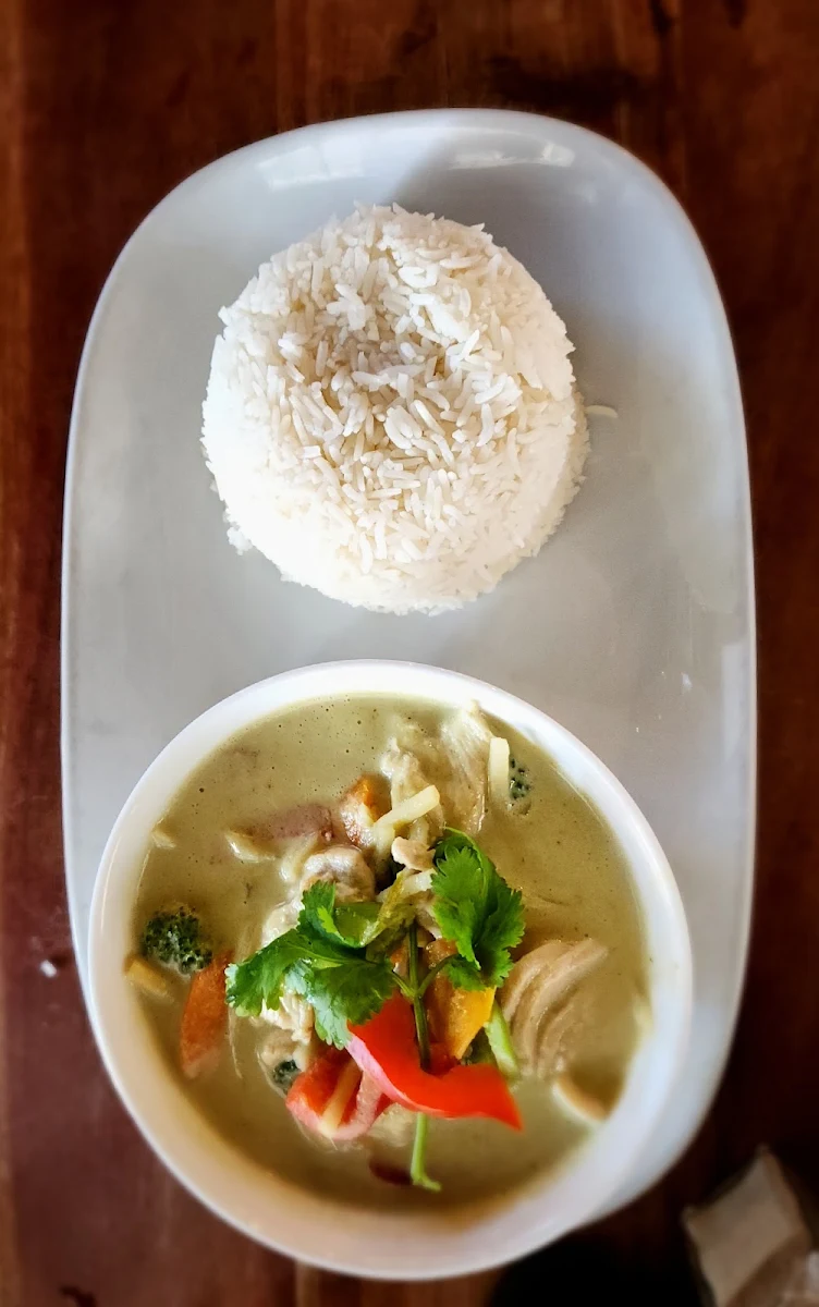 Green Chicken Curry with Rice
