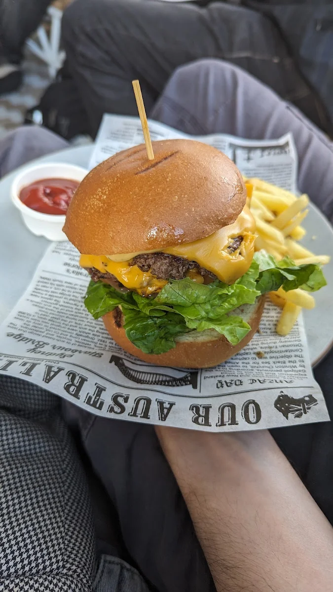 Smashed Cheeseburger, Bar Alto