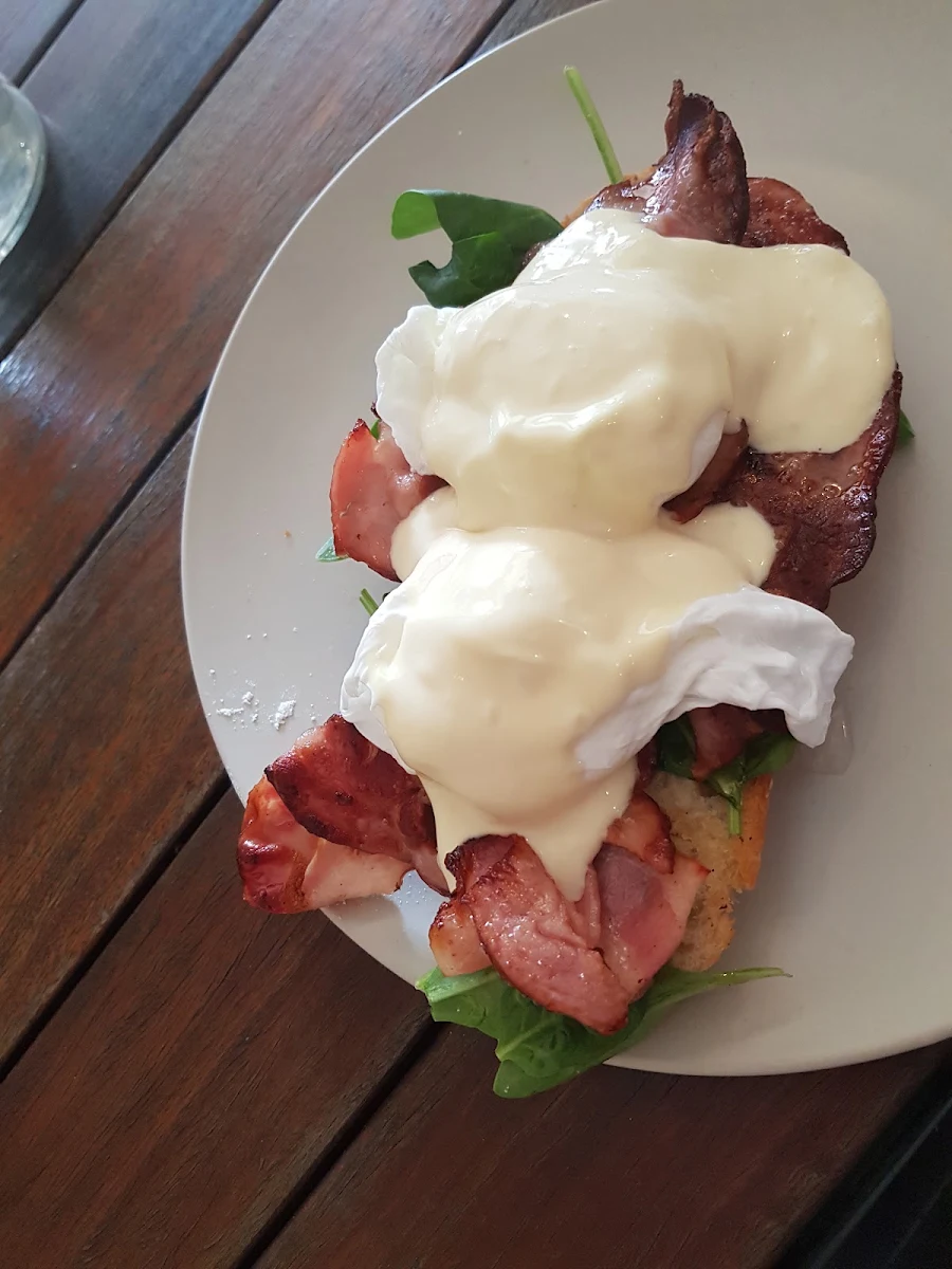 Eggs Benedict with Bacon