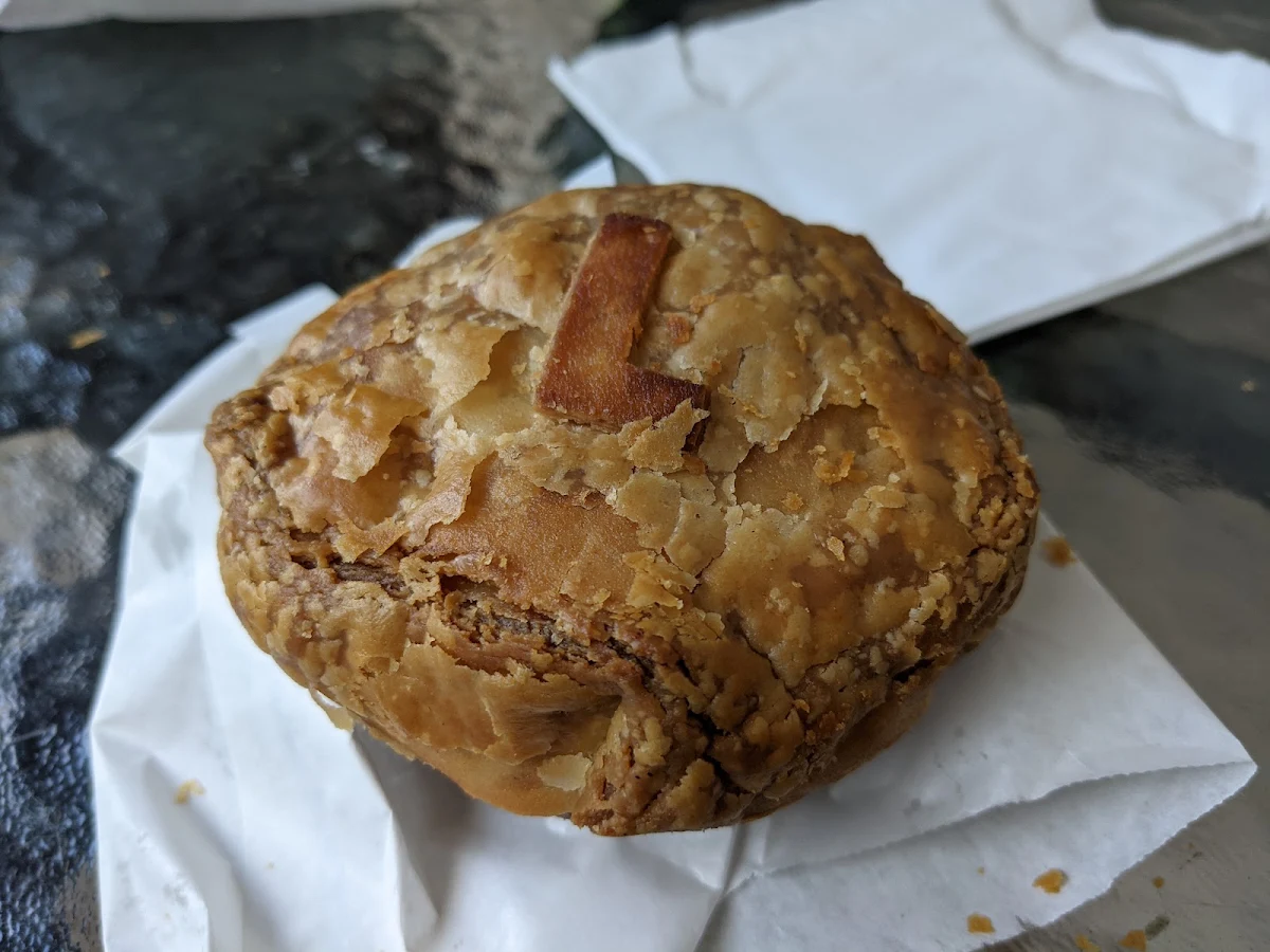 Highlights, Uki Pies