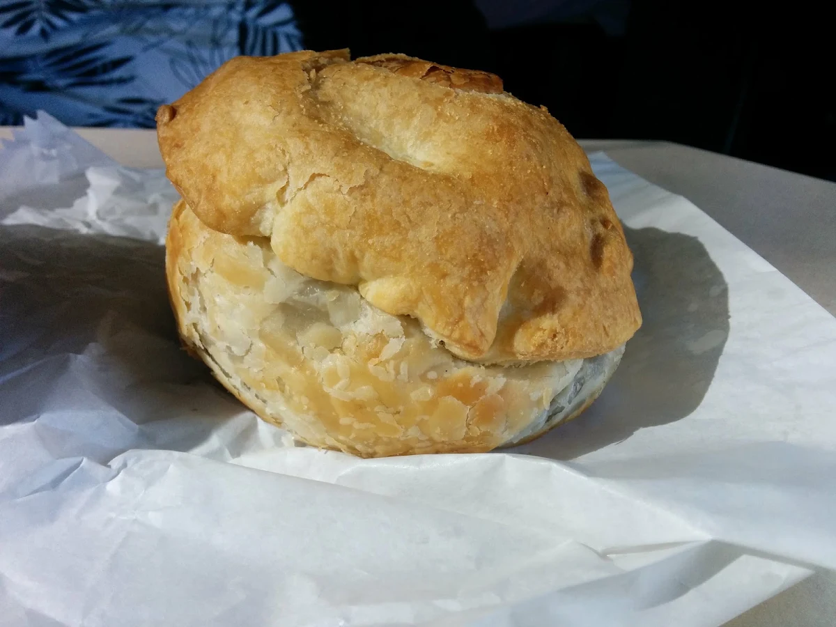 Highlights, Uki Pies