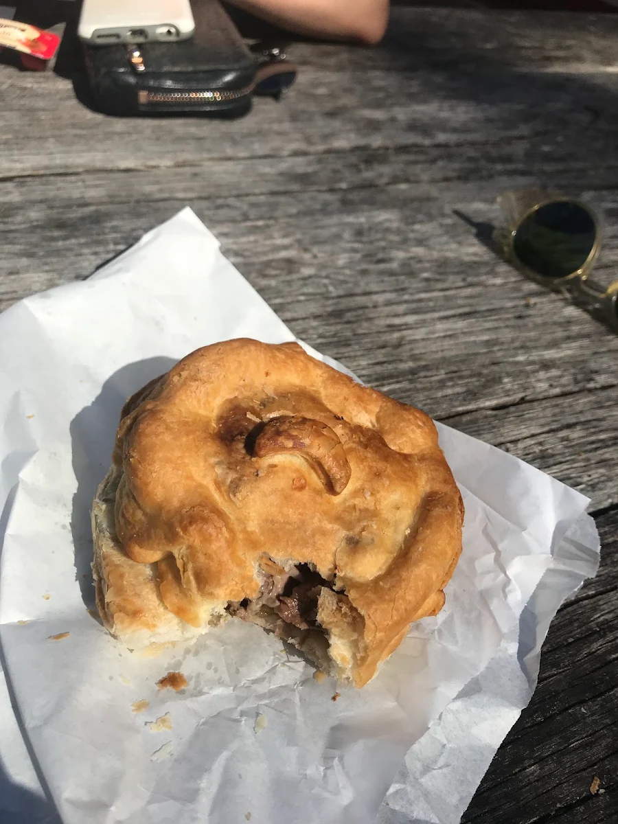 Lamb Pie, Uki Pies