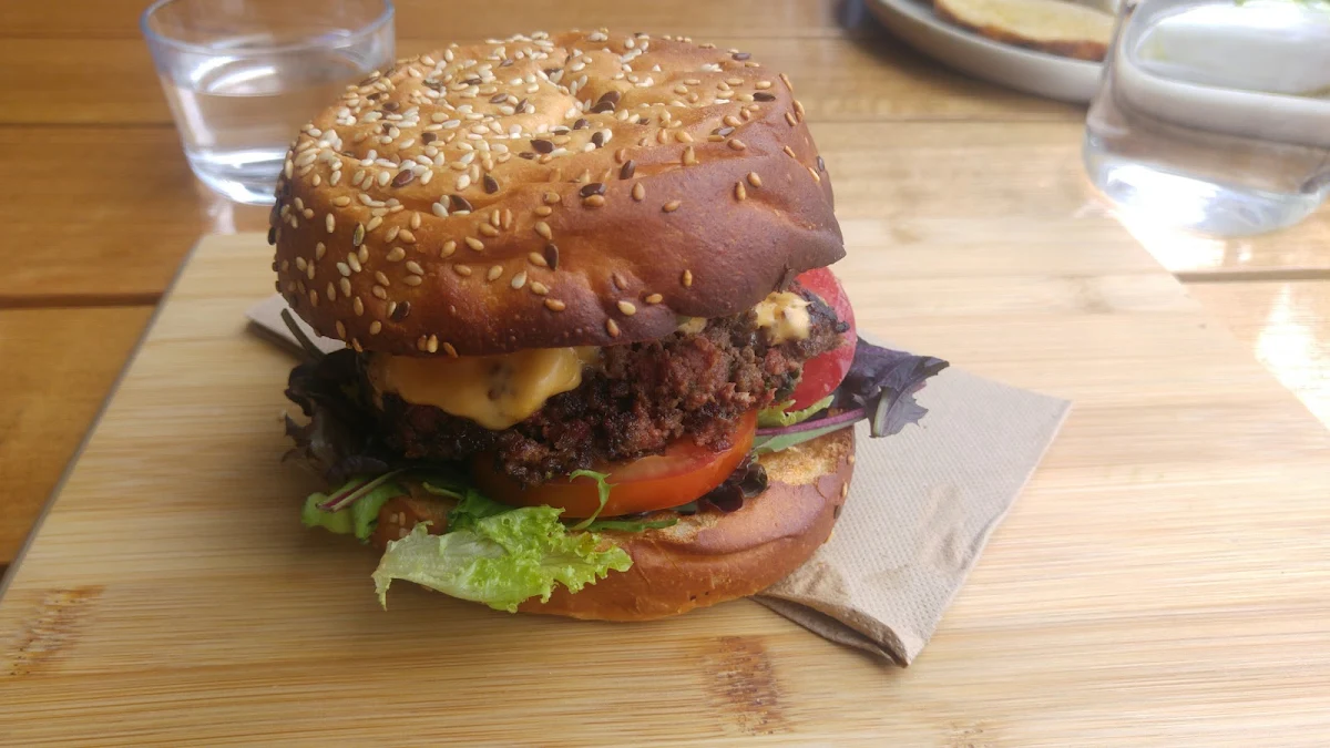 Highlights, Main Street Cafe