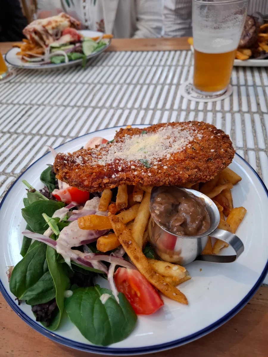 Chicken Schnitzel, Beachie