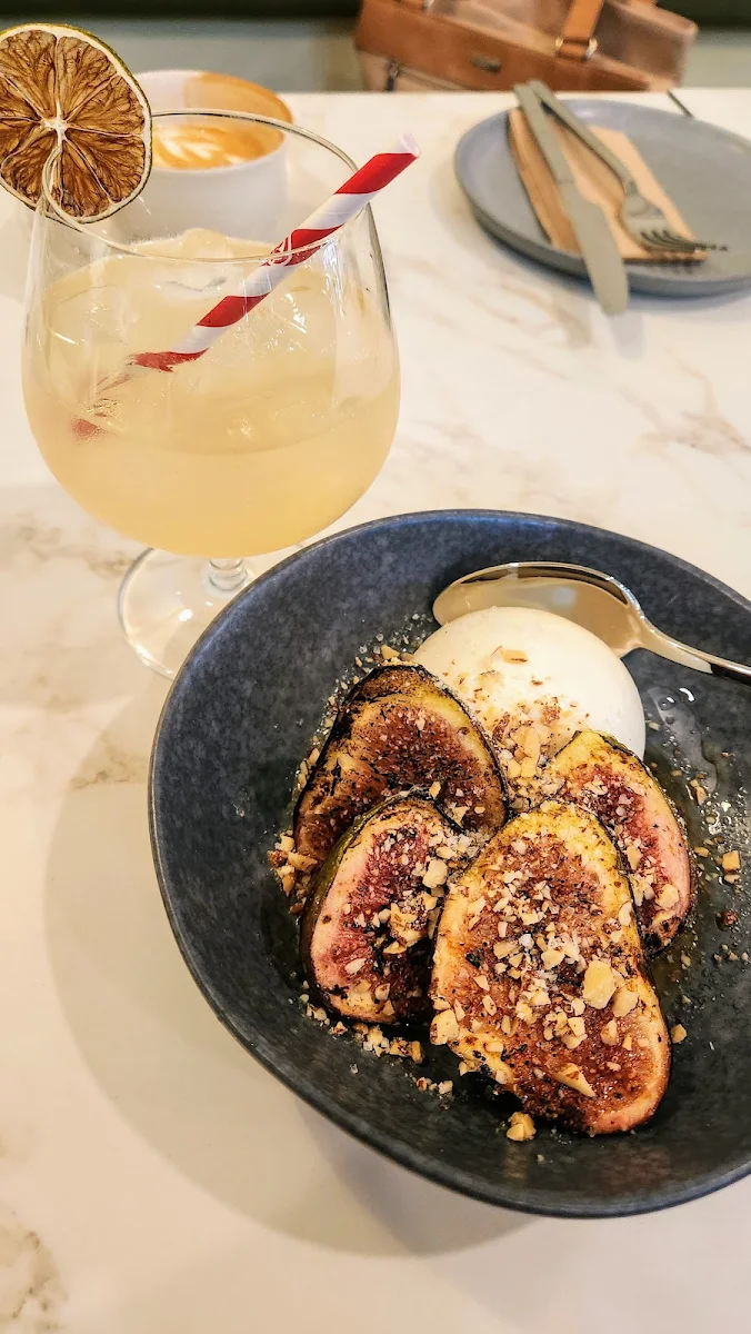 Highlights, Joie Cafe Bistro