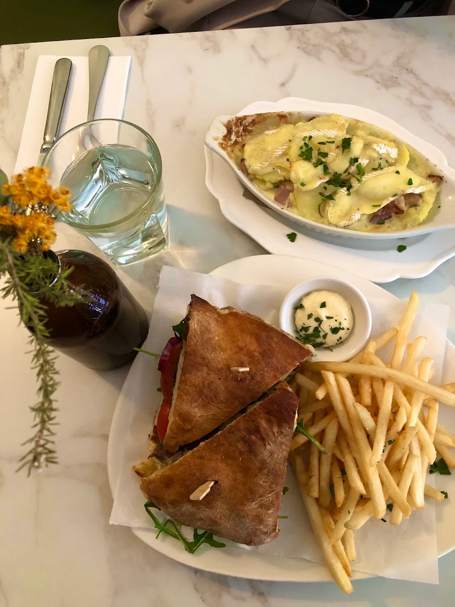 Highlights, Joie Cafe Bistro