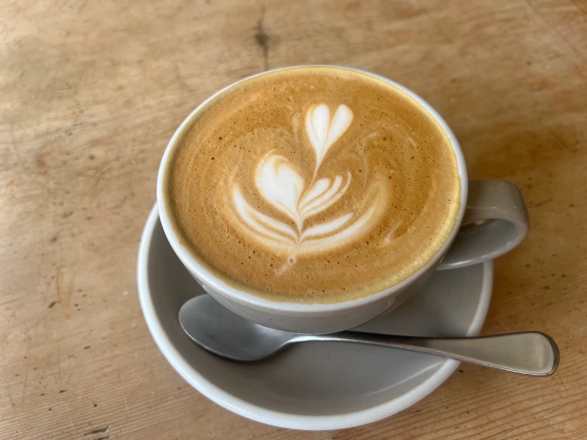 Flat White Coffee, Czegs' Richmond