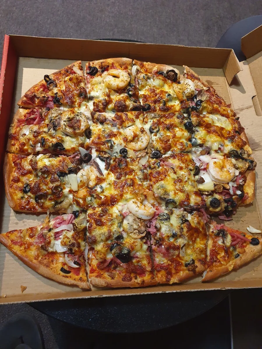 Highlights, Roberto's Pizza