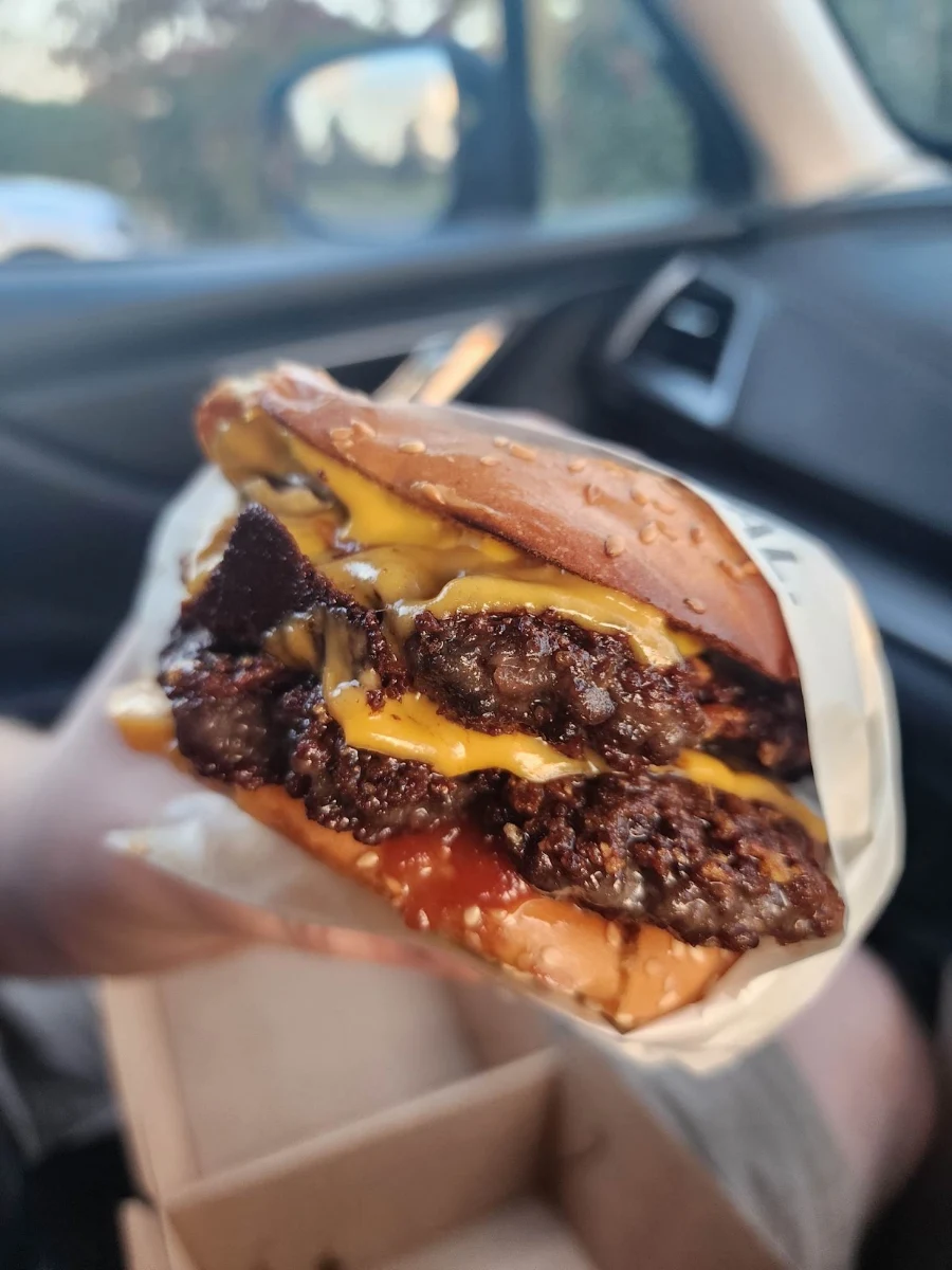 Highlights, Burgers by HMC