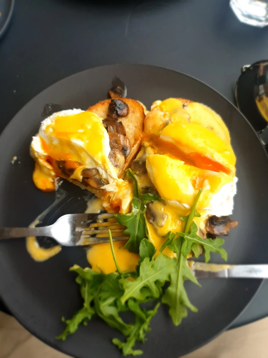 Eggs Benedict, Common Grounds Morpeth