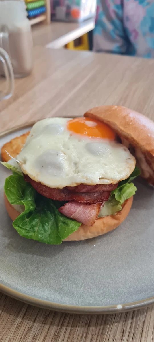 Bacon & Egg Roll, Big Tree House Cafe