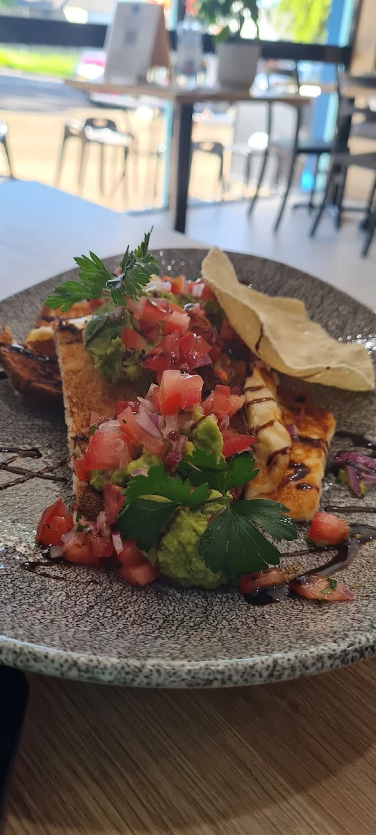 Smashed Avocado, Big Tree House Cafe
