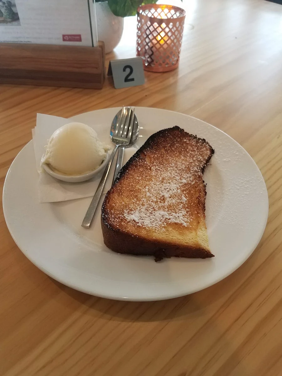 Tosted Pandoro with Vanilla Ice Cream