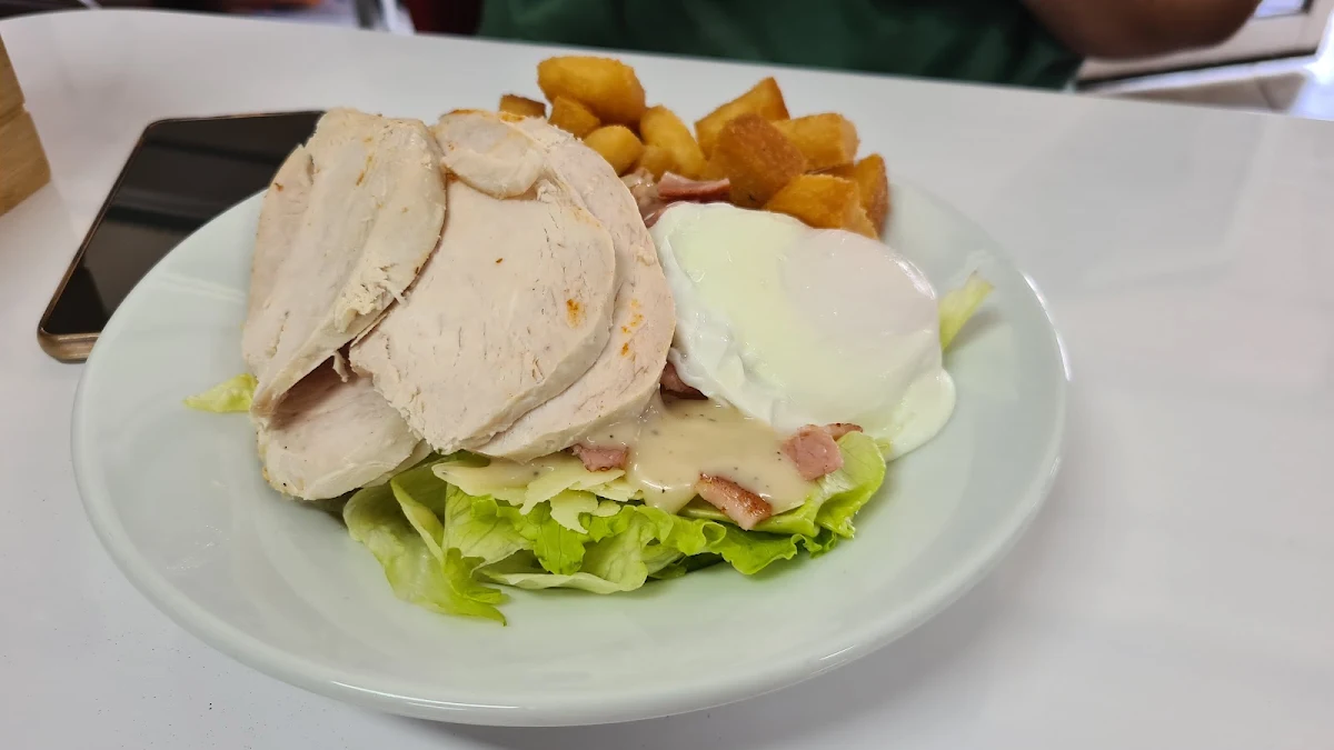 Highlights, Darcy's Diner