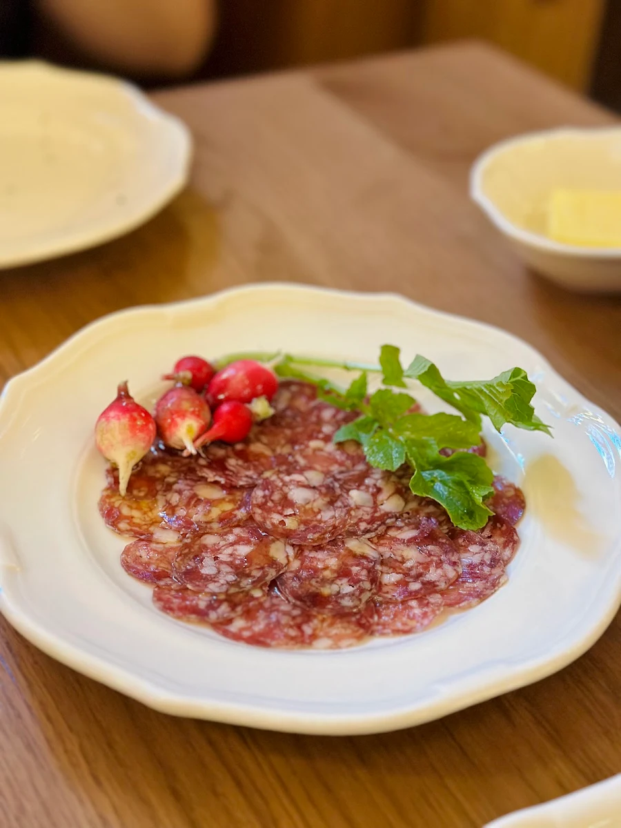 Saucisson, Reine & La Rue
