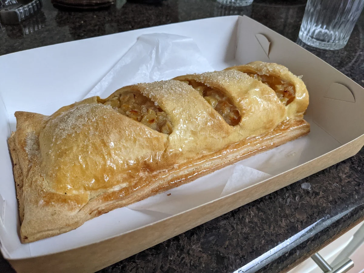 Apple Log, Rolling Pin Pies & Cakes