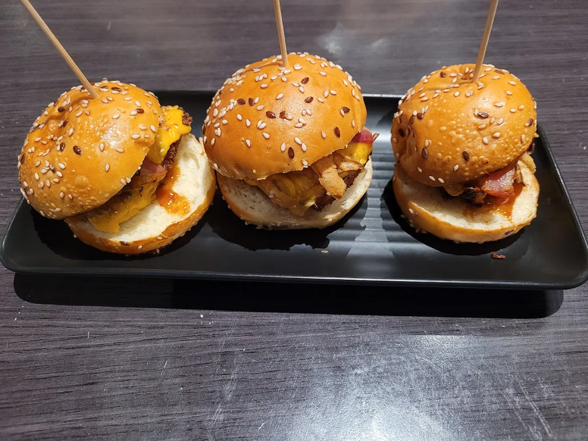 Highlights, The Sporting Globe Bar & Grill Watergardens