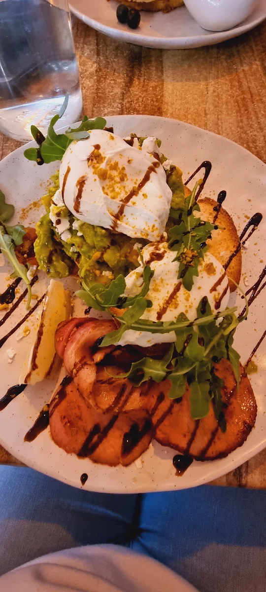 Smashed Avocado, Madibaa Cafe