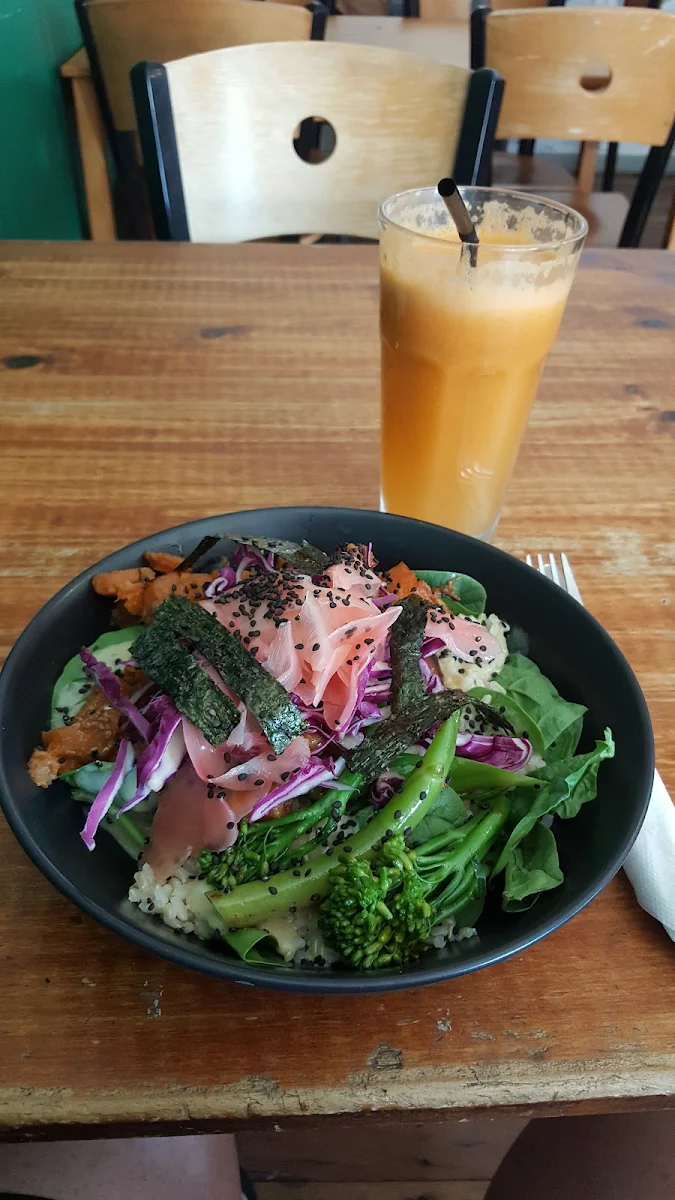 Highlights, Dragonfly Cafe
