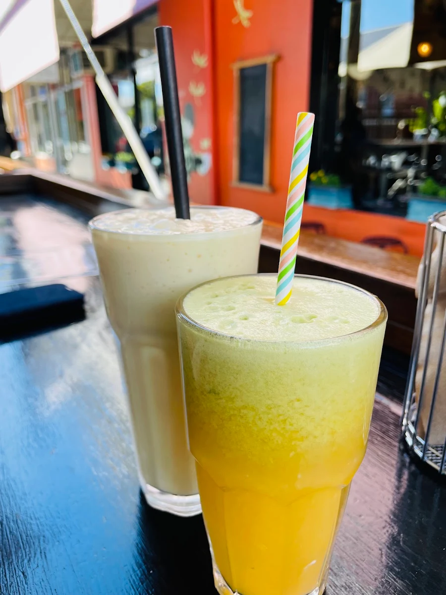 Mango Smoothie, Dragonfly Cafe
