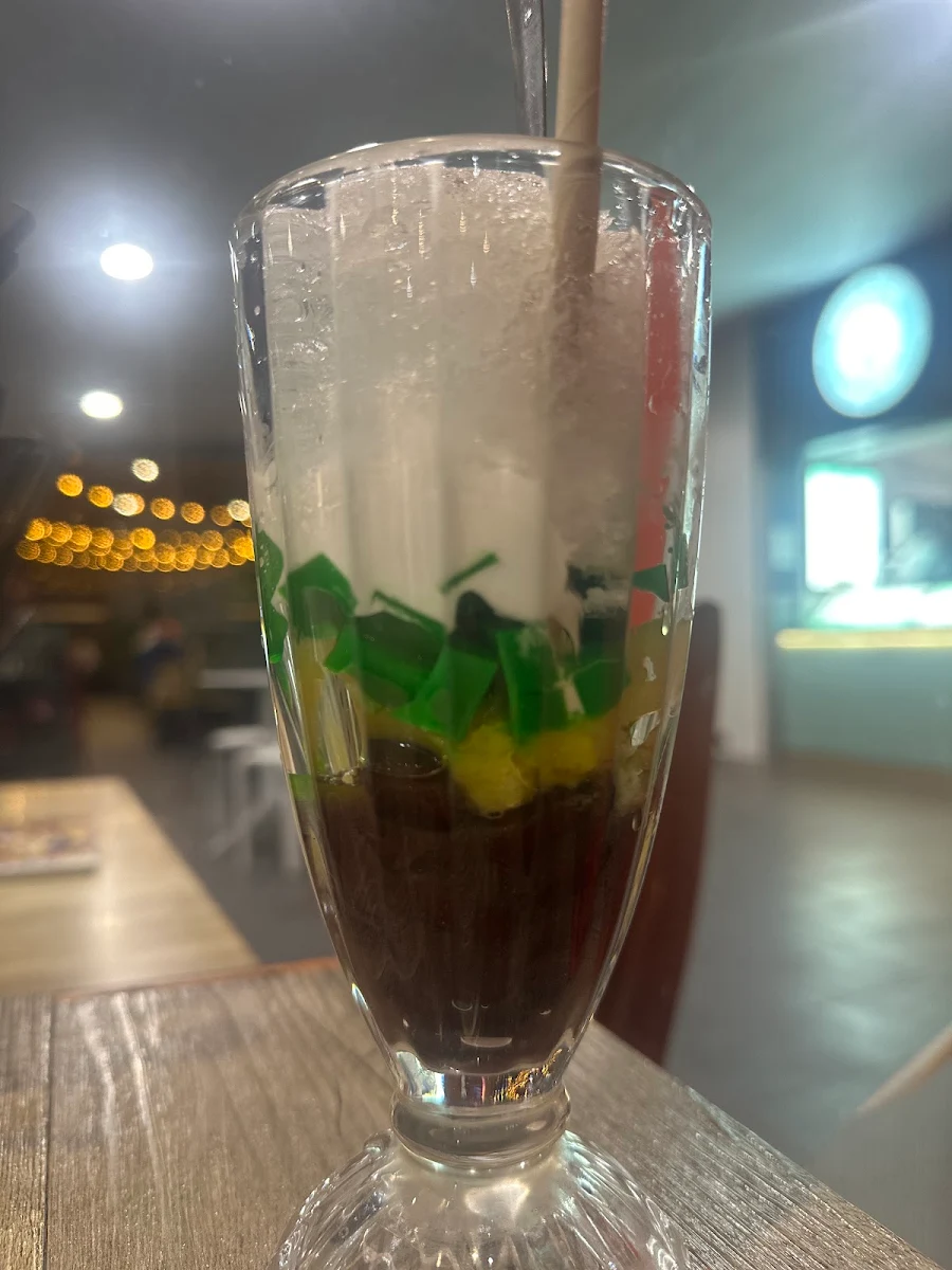 Three Color Drink, Pho Inn