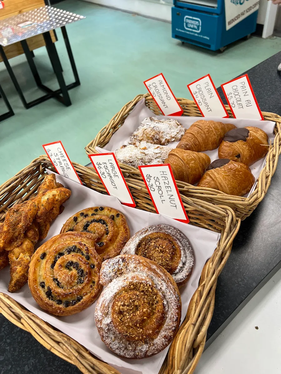 Highlights, Joes Grocer & Takeaway