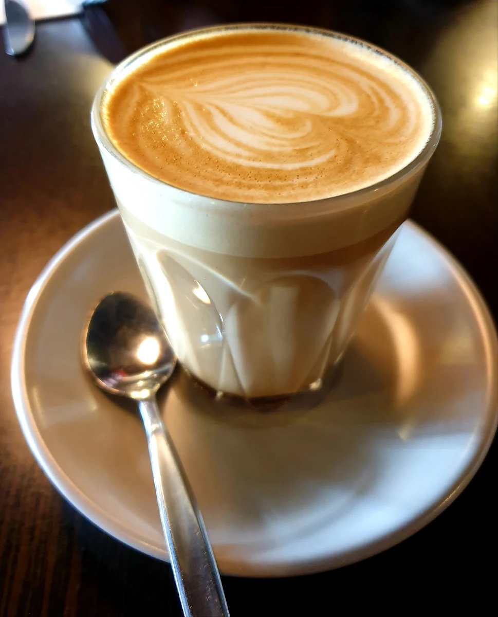Vanilla Latte, Bull & Bear Cafe - Restaurant