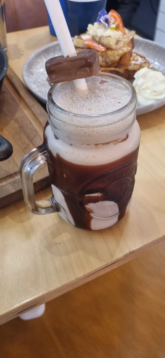 Mars Bar Milkshakes