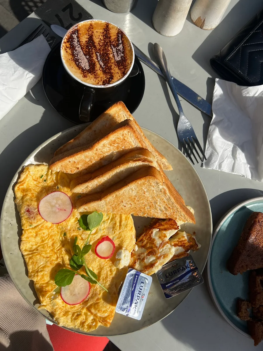 Scrambled Eggs with Feta and Toast