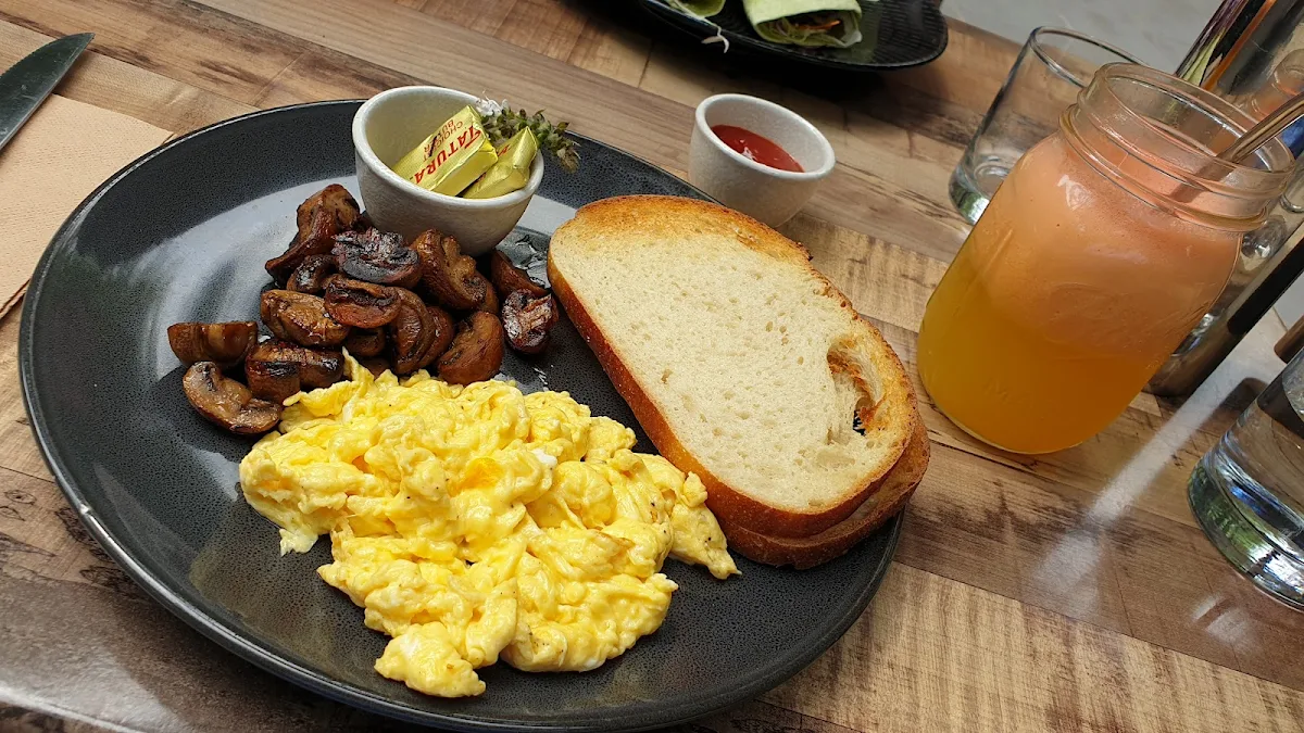 Scrambled Eggs and Mushrooms