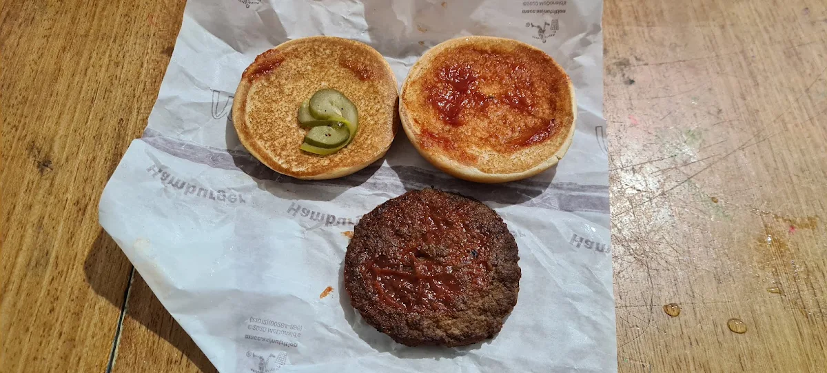 Cheeseburger, McDonald's Craigieburn